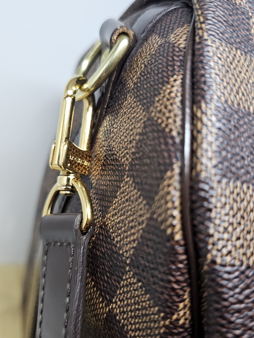Louis Vuitton Damier Ebene Bandolier Satchel in Ebene 35cm - Picture 3 of 16